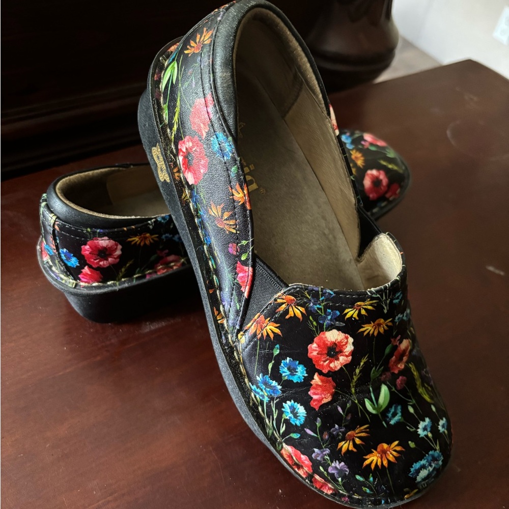 Floral Slip-On Shoes